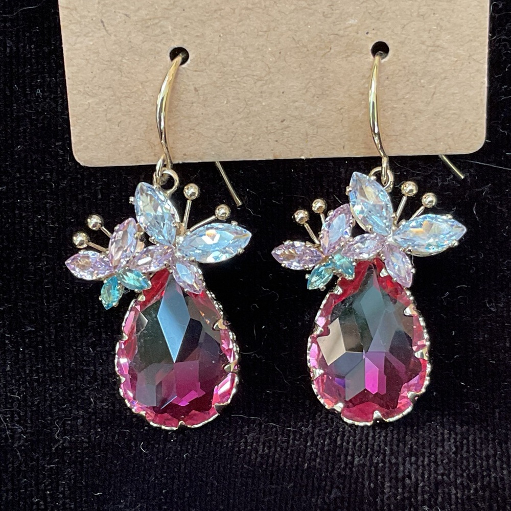 Set of unique rhinestone earrings. NWOT.